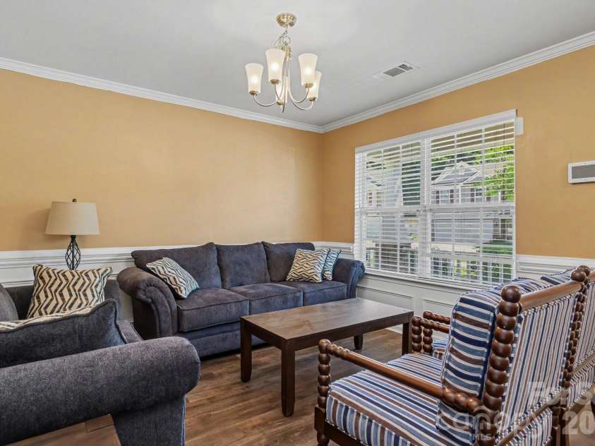 2428 Alex Ryan Drive, Charlotte, NC 28216.  MLS# CAR4383409, YatesRealty ID 24163. 