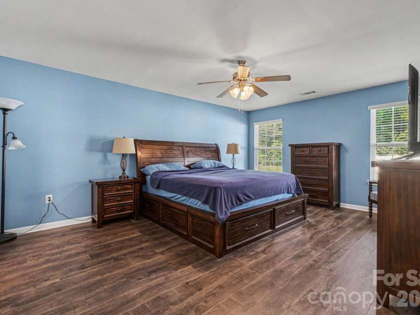 2428 Alex Ryan Drive, Charlotte, NC 28216.  MLS# CAR4383409, YatesRealty ID 24163. 