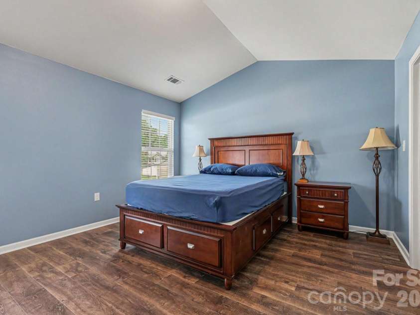 2428 Alex Ryan Drive, Charlotte, NC 28216.  MLS# CAR4383409, YatesRealty ID 24163. 