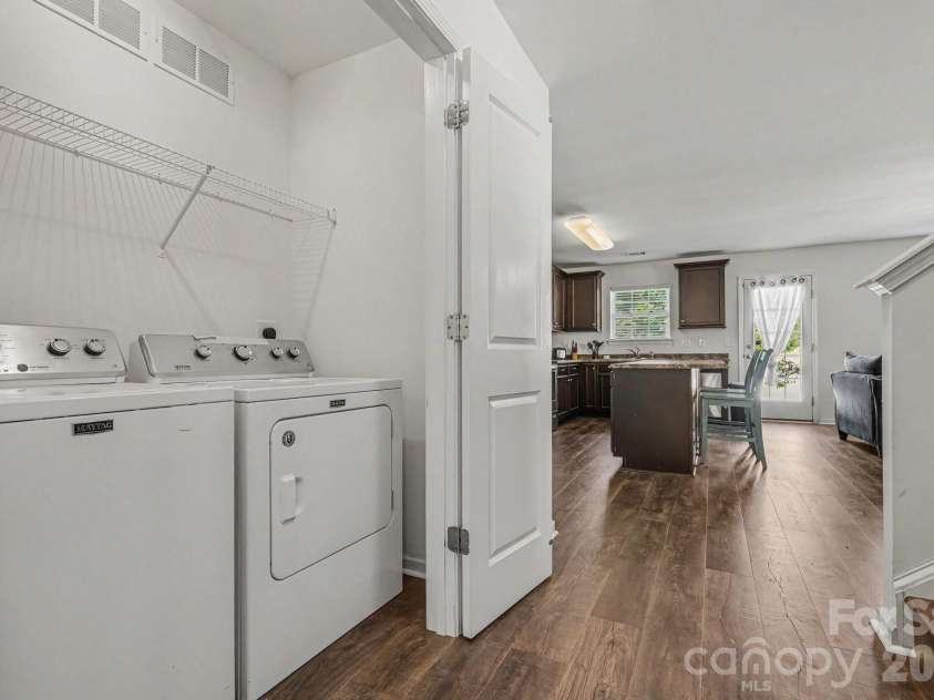2428 Alex Ryan Drive, Charlotte, NC 28216.  MLS# CAR4383409, YatesRealty ID 24163. 