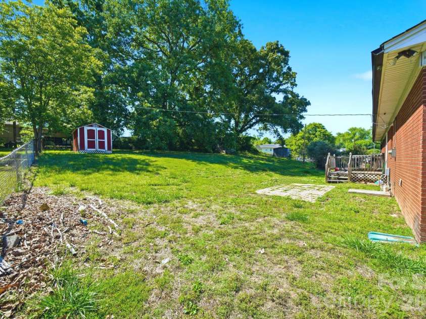 207 Starview Lane, Dallas, NC 28034.  MLS# CAR4381251, YatesRealty ID 24164. Backyard - open space