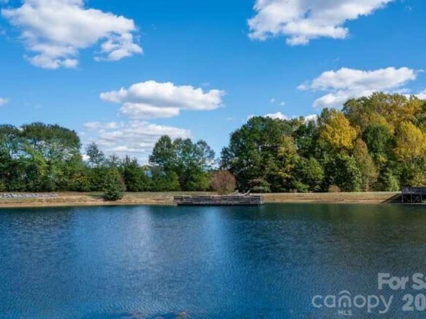 207 Starview Lane, Dallas, NC 28034.  MLS# CAR4381251, YatesRealty ID 24164. Dallas Park