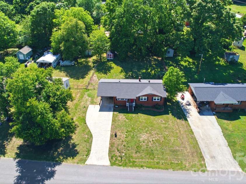 207 Starview Lane, Dallas, NC 28034.  MLS# CAR4381251, YatesRealty ID 24164. Over head view