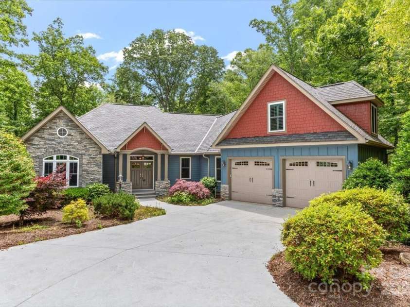 311 Carriage Crest Drive, Hendersonville, NC 28791.  MLS# CAR4263699, YatesRealty ID 24164. Street view.