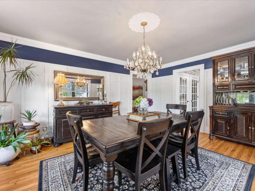 112 8th Avenue, Hickory, NC 28601.  MLS# CAR4275823, YatesRealty ID 24165. 