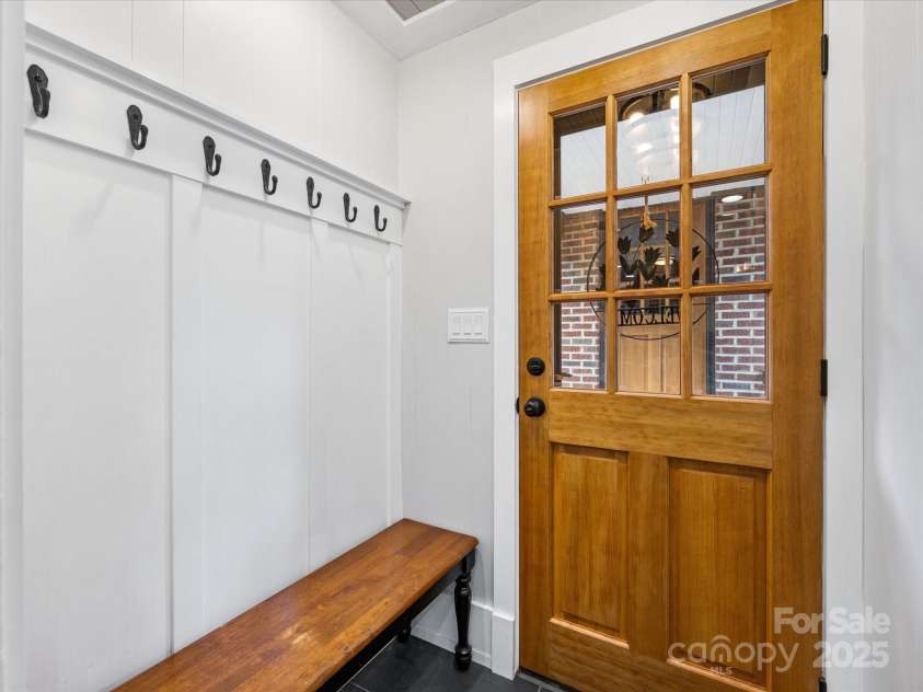 112 8th Avenue, Hickory, NC 28601.  MLS# CAR4275823, YatesRealty ID 24165. 