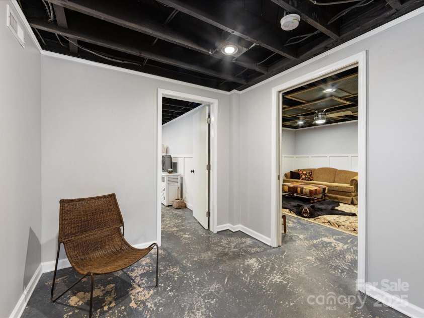 112 8th Avenue, Hickory, NC 28601.  MLS# CAR4275823, YatesRealty ID 24165. 