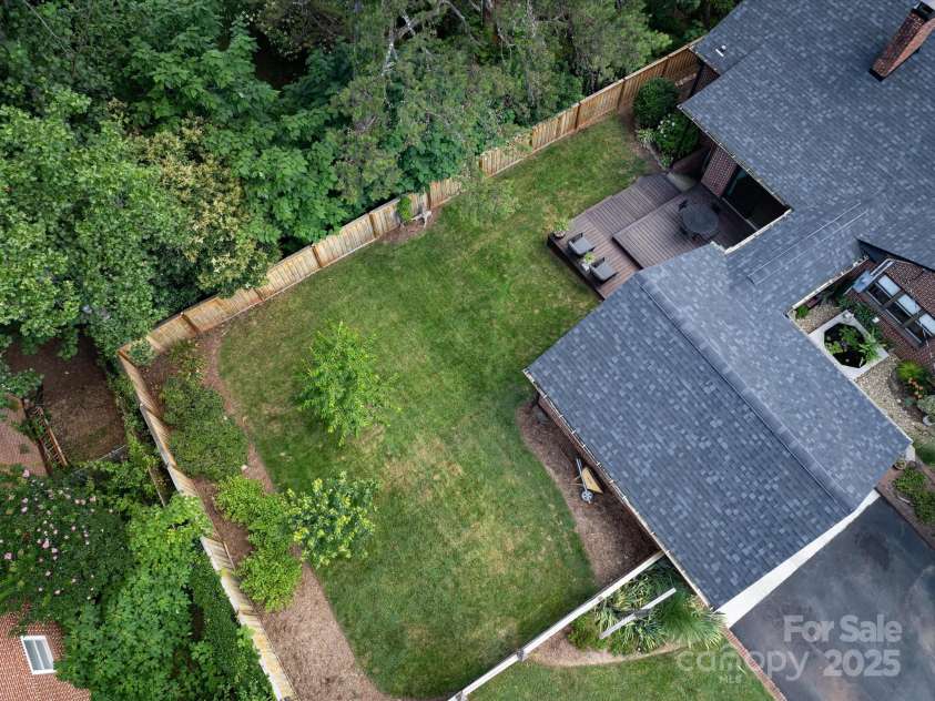 112 8th Avenue, Hickory, NC 28601.  MLS# CAR4275823, YatesRealty ID 24165. 