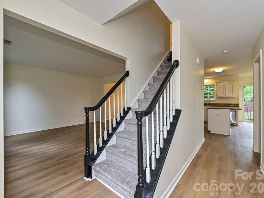 9820 Aaronda Court, Charlotte, NC 28213.  MLS# CAR4381688, YatesRealty ID 24166. 