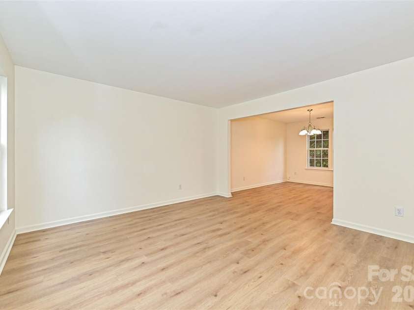 9820 Aaronda Court, Charlotte, NC 28213.  MLS# CAR4381688, YatesRealty ID 24166. 