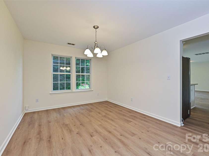 9820 Aaronda Court, Charlotte, NC 28213.  MLS# CAR4381688, YatesRealty ID 24166. 