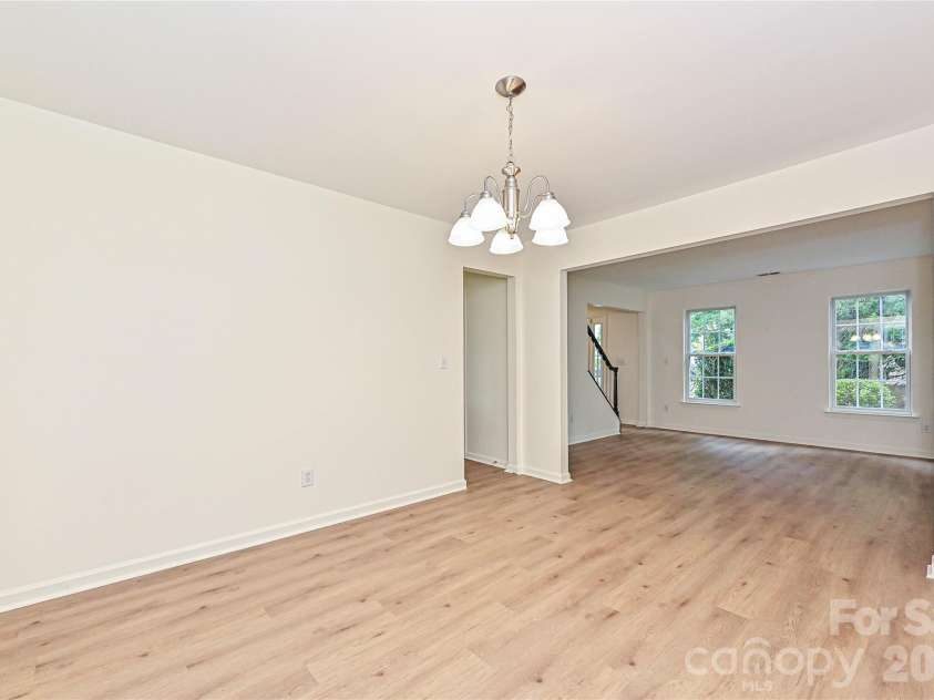 9820 Aaronda Court, Charlotte, NC 28213.  MLS# CAR4381688, YatesRealty ID 24166. 