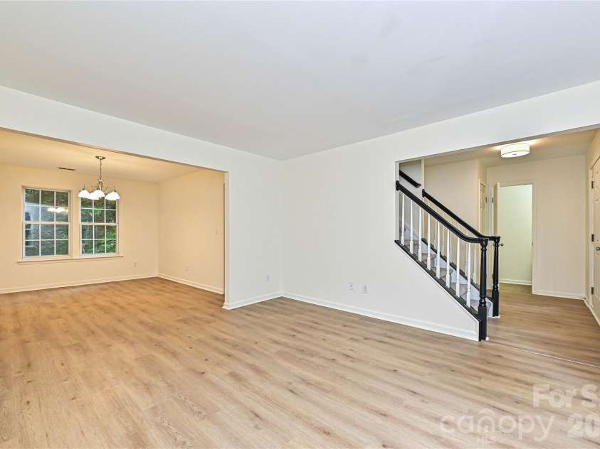 9820 Aaronda Court, Charlotte, NC 28213.  MLS# CAR4381688, YatesRealty ID 24166. 
