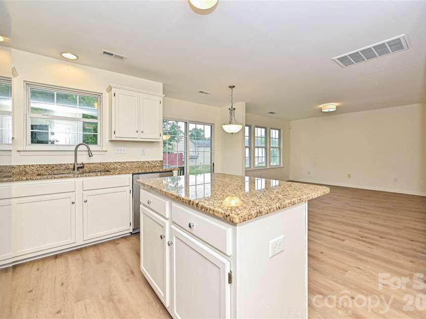 9820 Aaronda Court, Charlotte, NC 28213.  MLS# CAR4381688, YatesRealty ID 24166. 