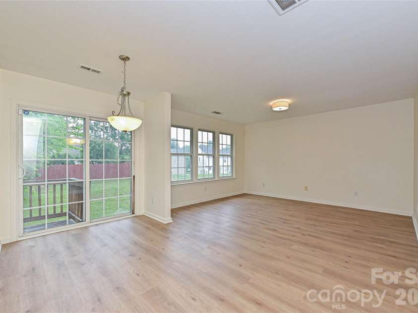 9820 Aaronda Court, Charlotte, NC 28213.  MLS# CAR4381688, YatesRealty ID 24166. 