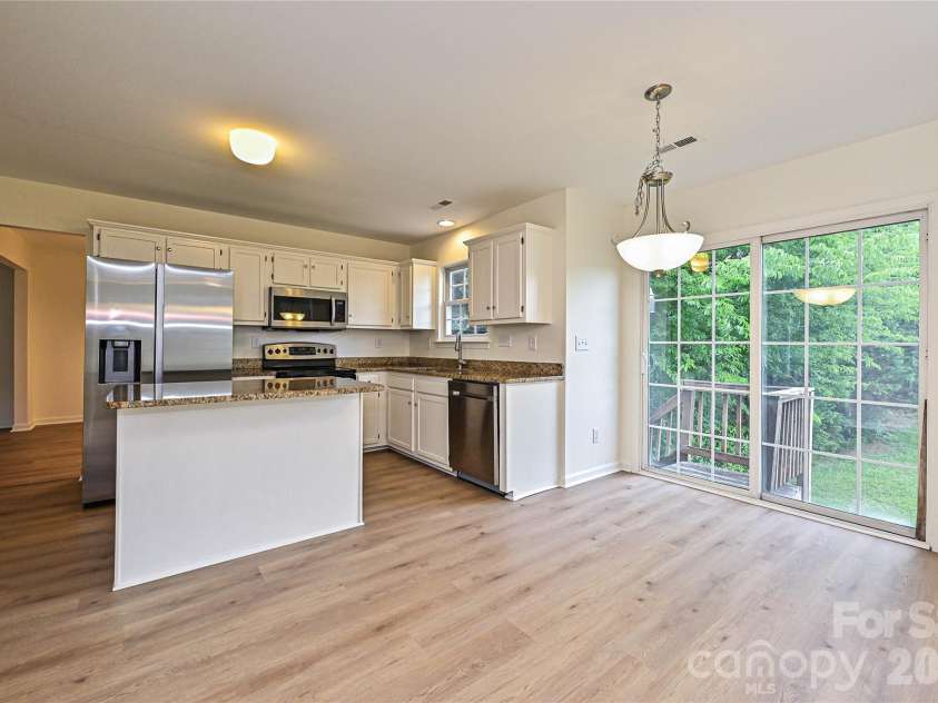 9820 Aaronda Court, Charlotte, NC 28213.  MLS# CAR4381688, YatesRealty ID 24166. 