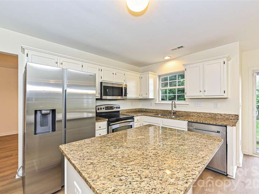 9820 Aaronda Court, Charlotte, NC 28213.  MLS# CAR4381688, YatesRealty ID 24166. 