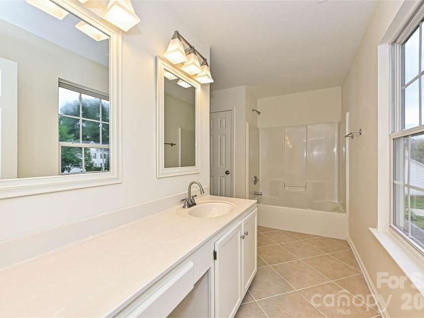 9820 Aaronda Court, Charlotte, NC 28213.  MLS# CAR4381688, YatesRealty ID 24166. 
