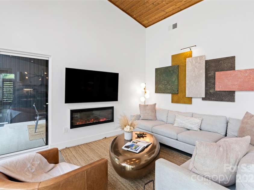 7 & 9 Big Rocky Top Drive, Weaverville, NC 28787.  MLS# CAR4260430, YatesRealty ID 24168. 7 Rocky Top - Living Area