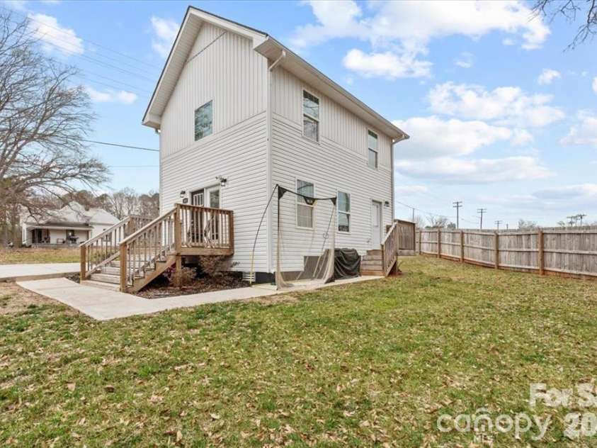 305 Wingate Court, Shelby, NC 28152.  MLS# CAR4371452, YatesRealty ID 24169. 
