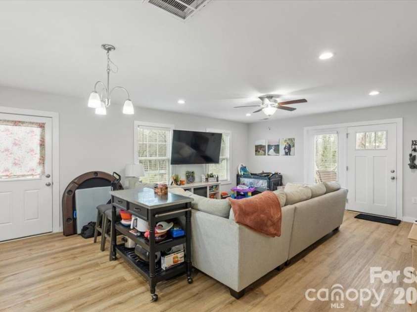305 Wingate Court, Shelby, NC 28152.  MLS# CAR4371452, YatesRealty ID 24169. 