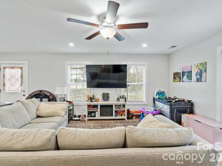 305 Wingate Court, Shelby, NC 28152.  MLS# CAR4371452, YatesRealty ID 24169. 
