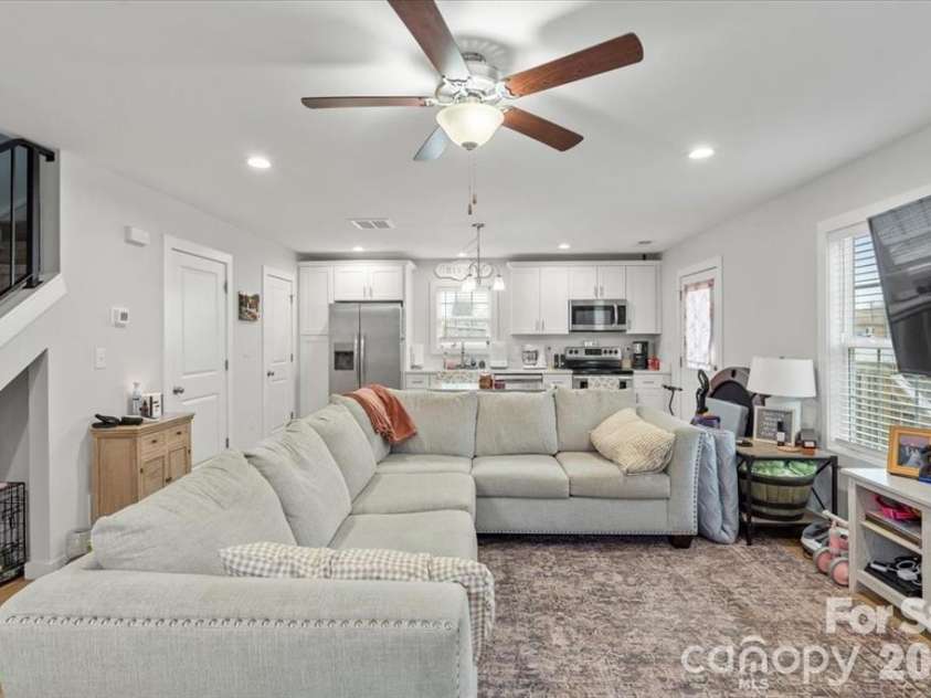 305 Wingate Court, Shelby, NC 28152.  MLS# CAR4371452, YatesRealty ID 24169. 