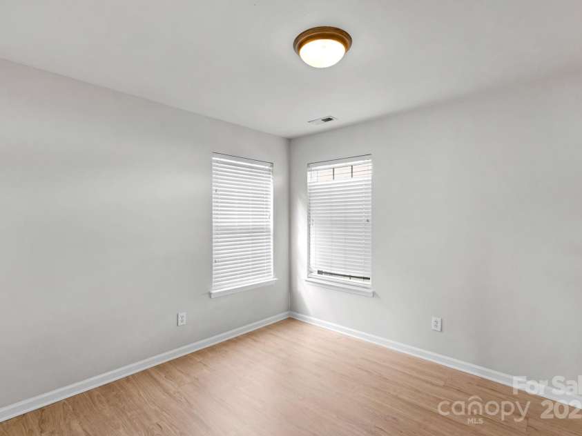 7027 Napton Court, Charlotte, NC 28213.  MLS# CAR4315072, YatesRealty ID 2417. 