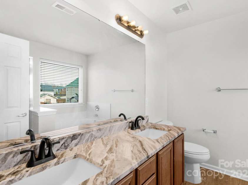 7027 Napton Court, Charlotte, NC 28213.  MLS# CAR4315072, YatesRealty ID 2417. 