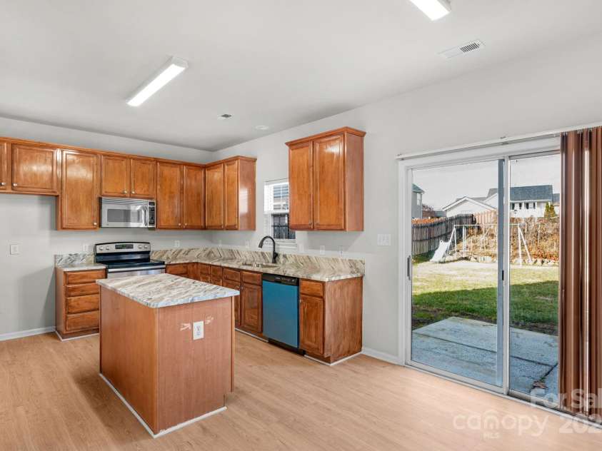 7027 Napton Court, Charlotte, NC 28213.  MLS# CAR4315072, YatesRealty ID 2417. 