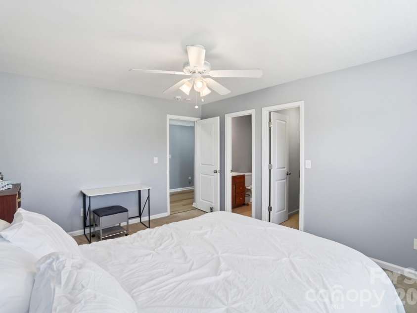 5305 Radcliffe Drive, Waxhaw, NC 28173.  MLS# CAR4382149, YatesRealty ID 24171. 