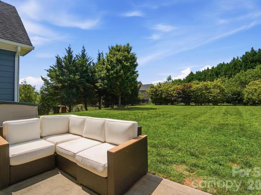 5305 Radcliffe Drive, Waxhaw, NC 28173.  MLS# CAR4382149, YatesRealty ID 24171. 