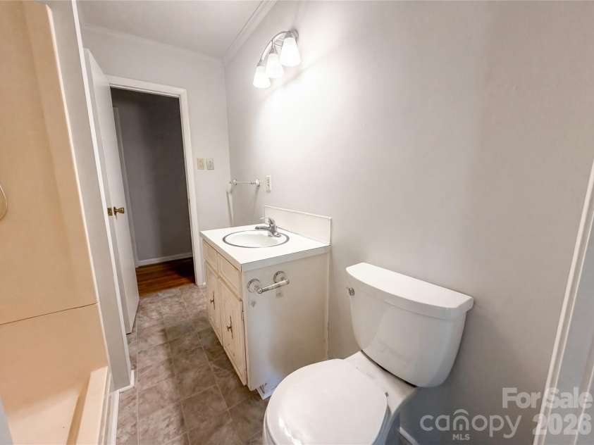 318 Mitchell Street, Belmont, NC 28012.  MLS# CAR4384963, YatesRealty ID 24172. 