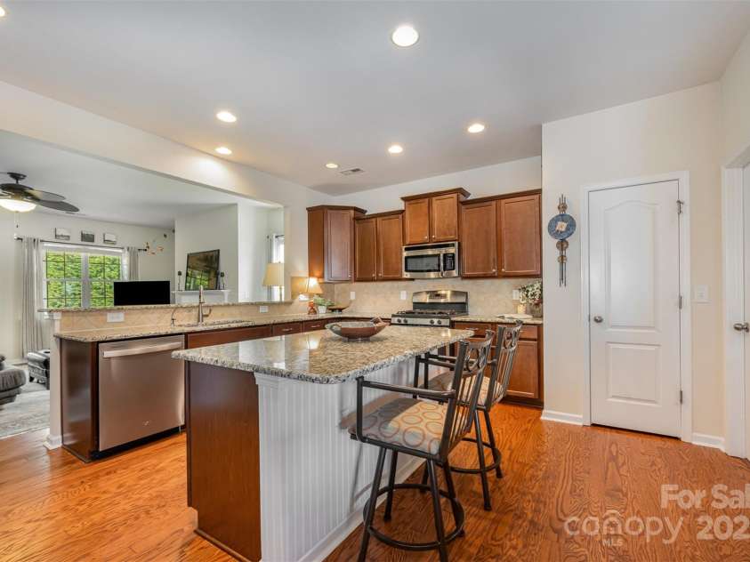 7015 Gracefield Lane, Fort Mill, SC 29707.  MLS# CAR4277442, YatesRealty ID 24172. 