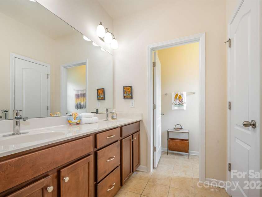 7015 Gracefield Lane, Fort Mill, SC 29707.  MLS# CAR4277442, YatesRealty ID 24172. 