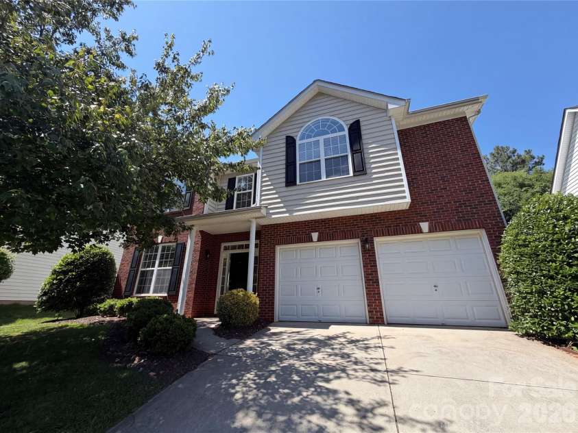 10050 Montrose Drive, Charlotte, NC 28269.  MLS# CAR4383800, YatesRealty ID 24173. 