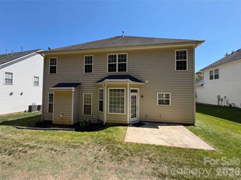 10050 Montrose Drive, Charlotte, NC 28269.  MLS# CAR4383800, YatesRealty ID 24173. 