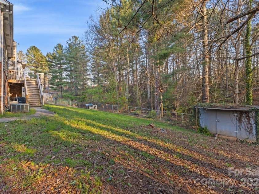 3777 Rain Valley Drive, Hudson, NC 28638.  MLS# CAR4242028, YatesRealty ID 24173. 