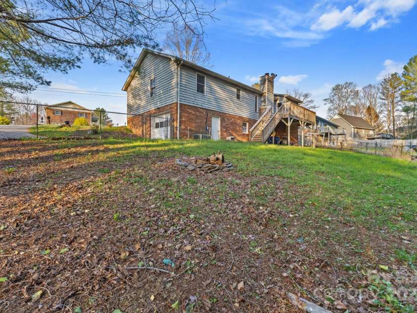 3777 Rain Valley Drive, Hudson, NC 28638.  MLS# CAR4242028, YatesRealty ID 24173. 