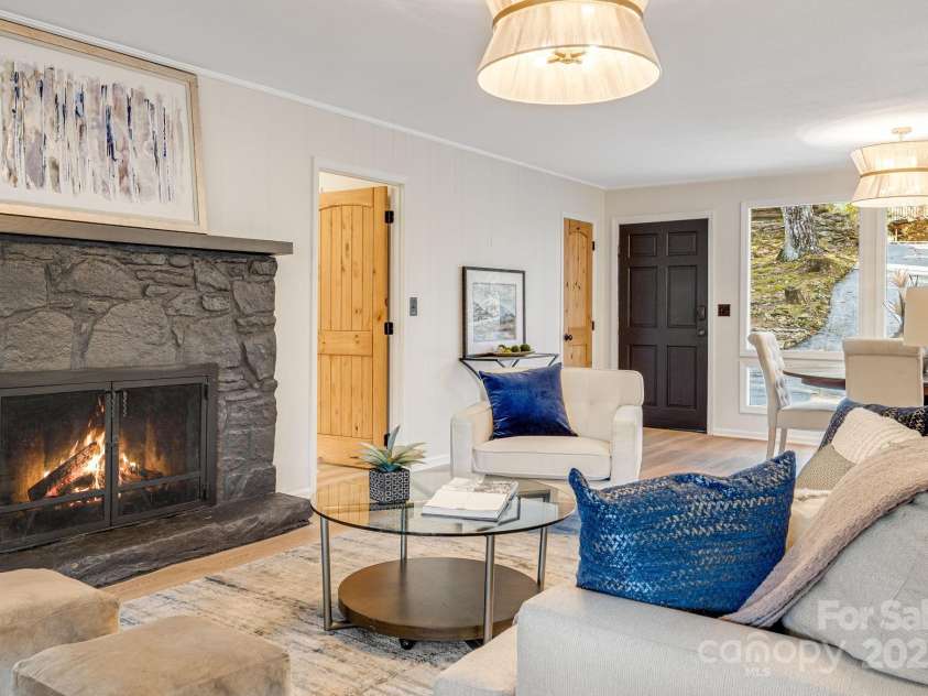 471 Highlands View Road, Highlands, NC 28741.  MLS# CAR4267272, YatesRealty ID 24174. 