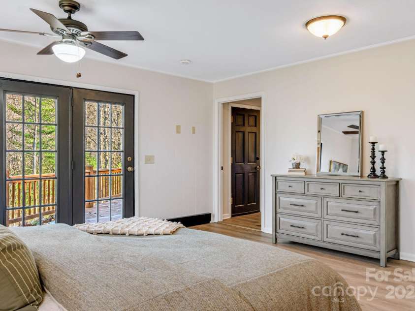 471 Highlands View Road, Highlands, NC 28741.  MLS# CAR4267272, YatesRealty ID 24174. 