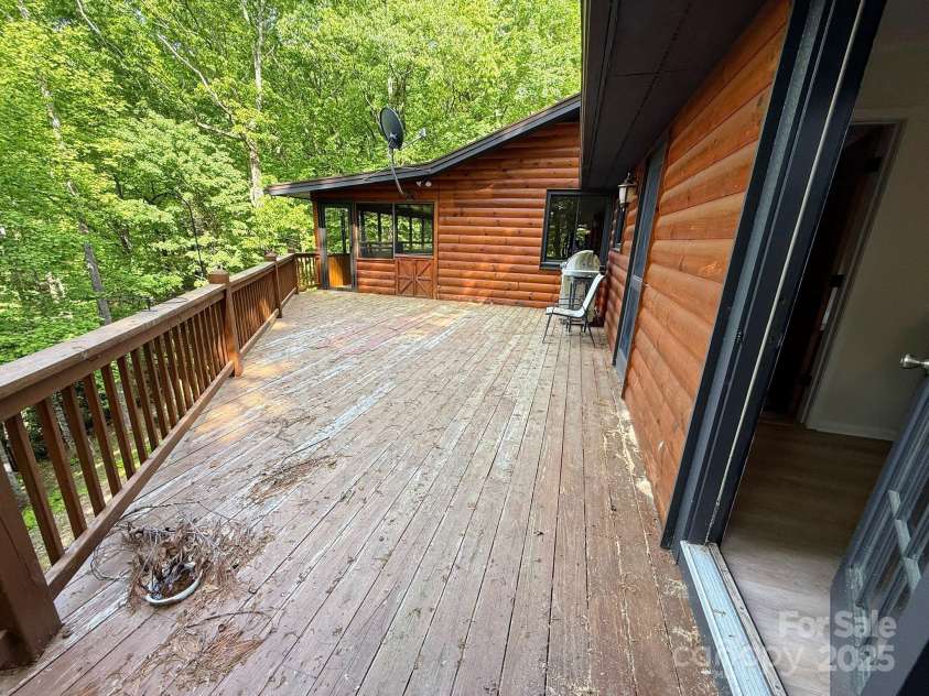 471 Highlands View Road, Highlands, NC 28741.  MLS# CAR4267272, YatesRealty ID 24174. 