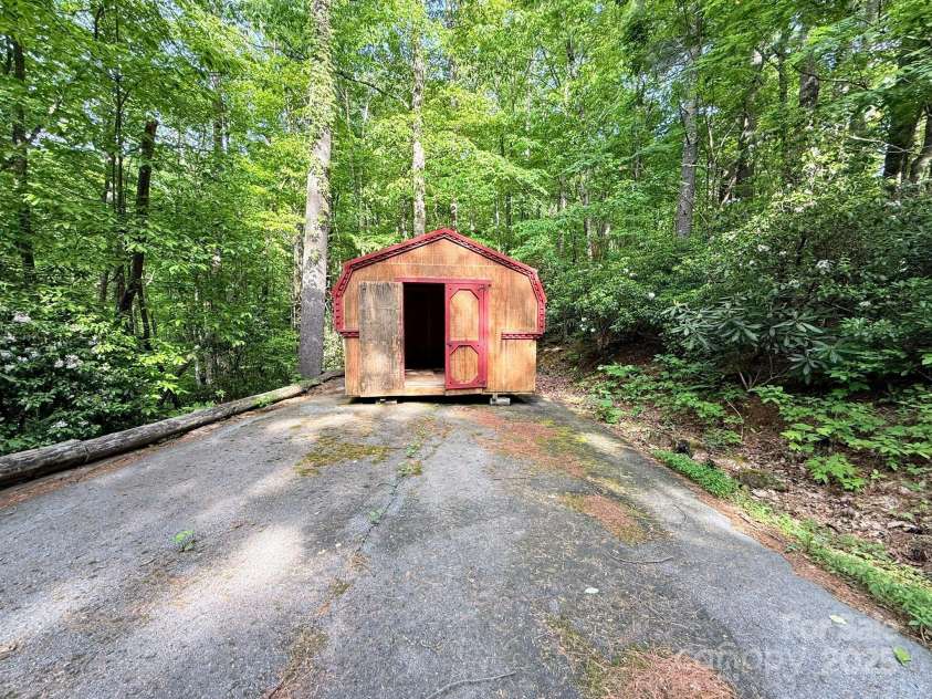471 Highlands View Road, Highlands, NC 28741.  MLS# CAR4267272, YatesRealty ID 24174. 