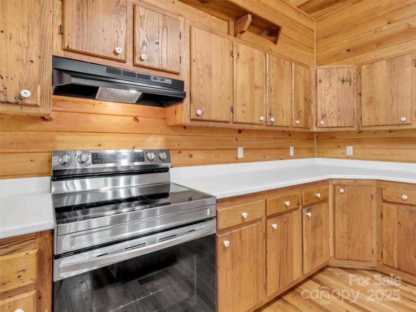 100 Tsali Drive, Waynesville, NC 28785.  MLS# CAR4244909, YatesRealty ID 24175. 