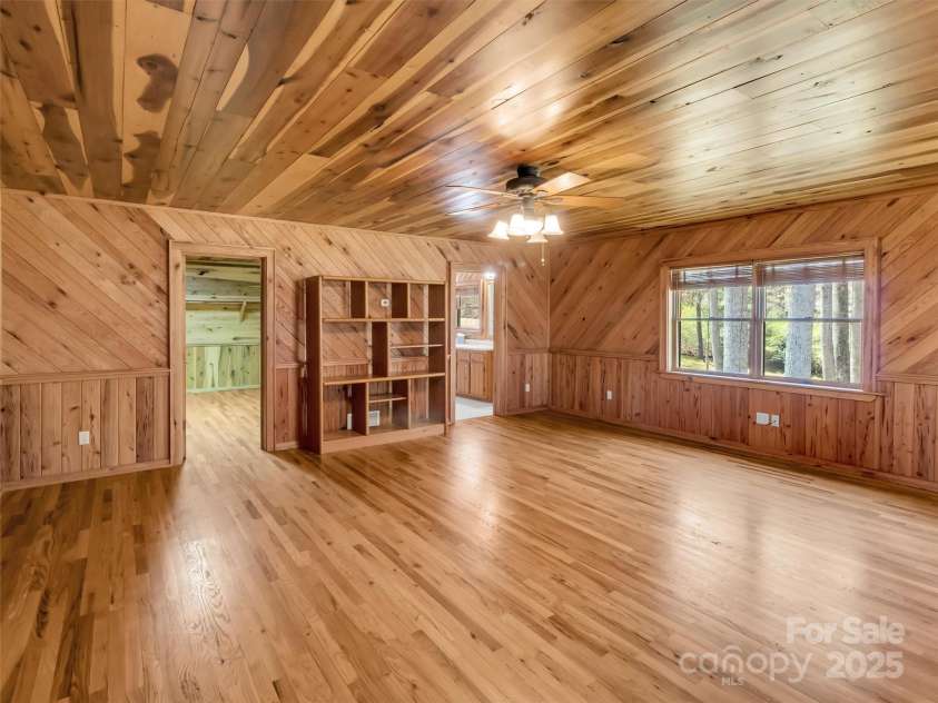 100 Tsali Drive, Waynesville, NC 28785.  MLS# CAR4244909, YatesRealty ID 24175. 