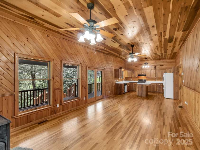 100 Tsali Drive, Waynesville, NC 28785.  MLS# CAR4244909, YatesRealty ID 24175. 