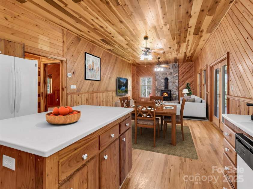 100 Tsali Drive, Waynesville, NC 28785.  MLS# CAR4244909, YatesRealty ID 24175. 