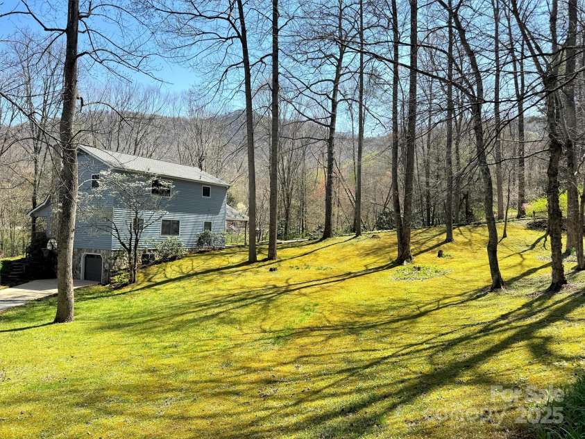 100 Tsali Drive, Waynesville, NC 28785.  MLS# CAR4244909, YatesRealty ID 24175. 