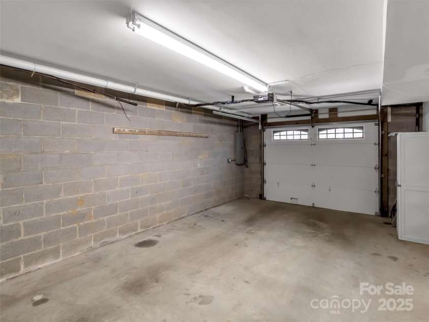 100 Tsali Drive, Waynesville, NC 28785.  MLS# CAR4244909, YatesRealty ID 24175. Garage