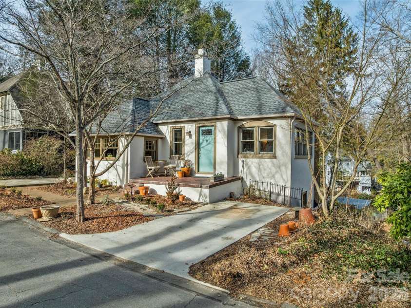 4 Duke Street, Asheville, NC 28803.  MLS# CAR4345320, YatesRealty ID 24175. 